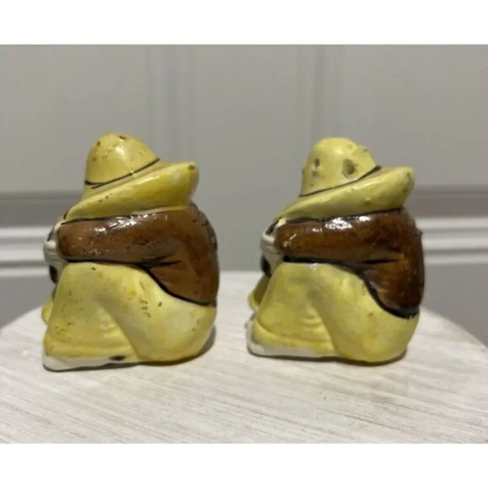 Vintage‎ Mexican Men Salt Pepper Shakers Sombrero Tequila Sitting Siesta Japan